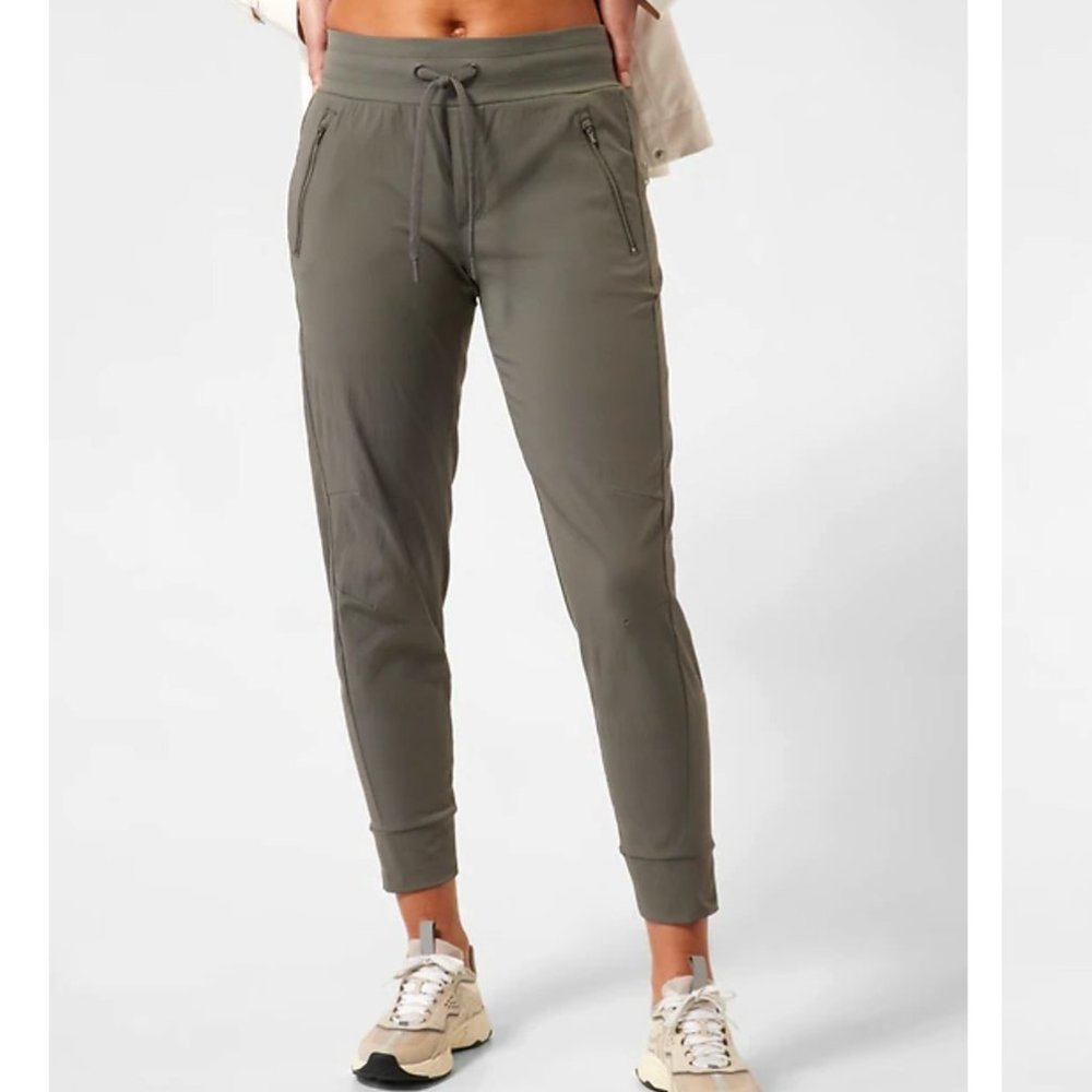 Athleta Trekkie North Jogger - NEW